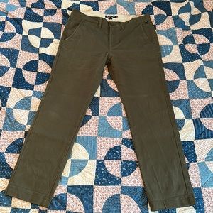 Vans chinos in olive green